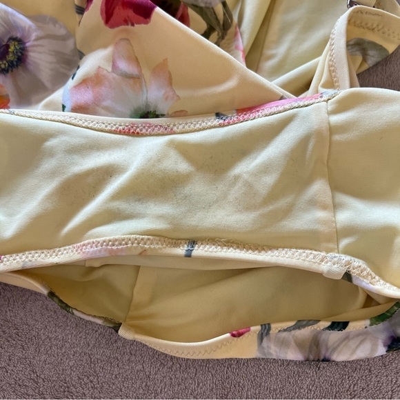 H & M Yellow Floral Deep V Neck With Ruffle Trim One Piece Swimsuit Women's 10 - Picture 8 of 12